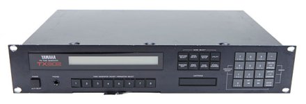 Yamaha TX802.jpg